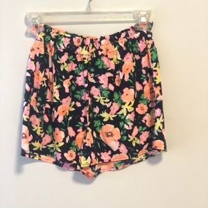 Soprano floral shorts